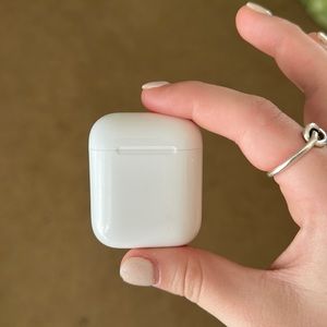 AIRPODS!